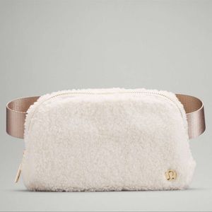 Sherpa everywhere belt bag lululemon